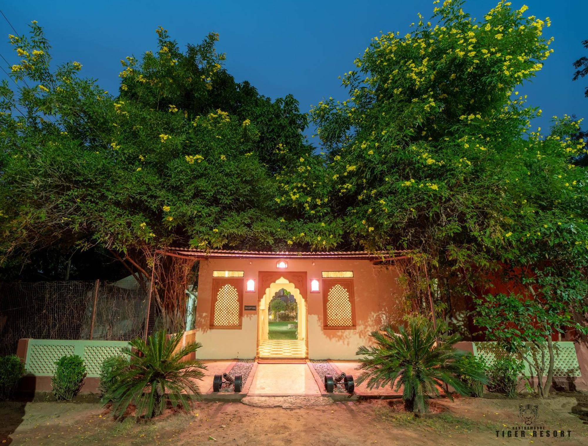 Ranthambore Tiger Resort Sawai Madhopur Bagian luar foto