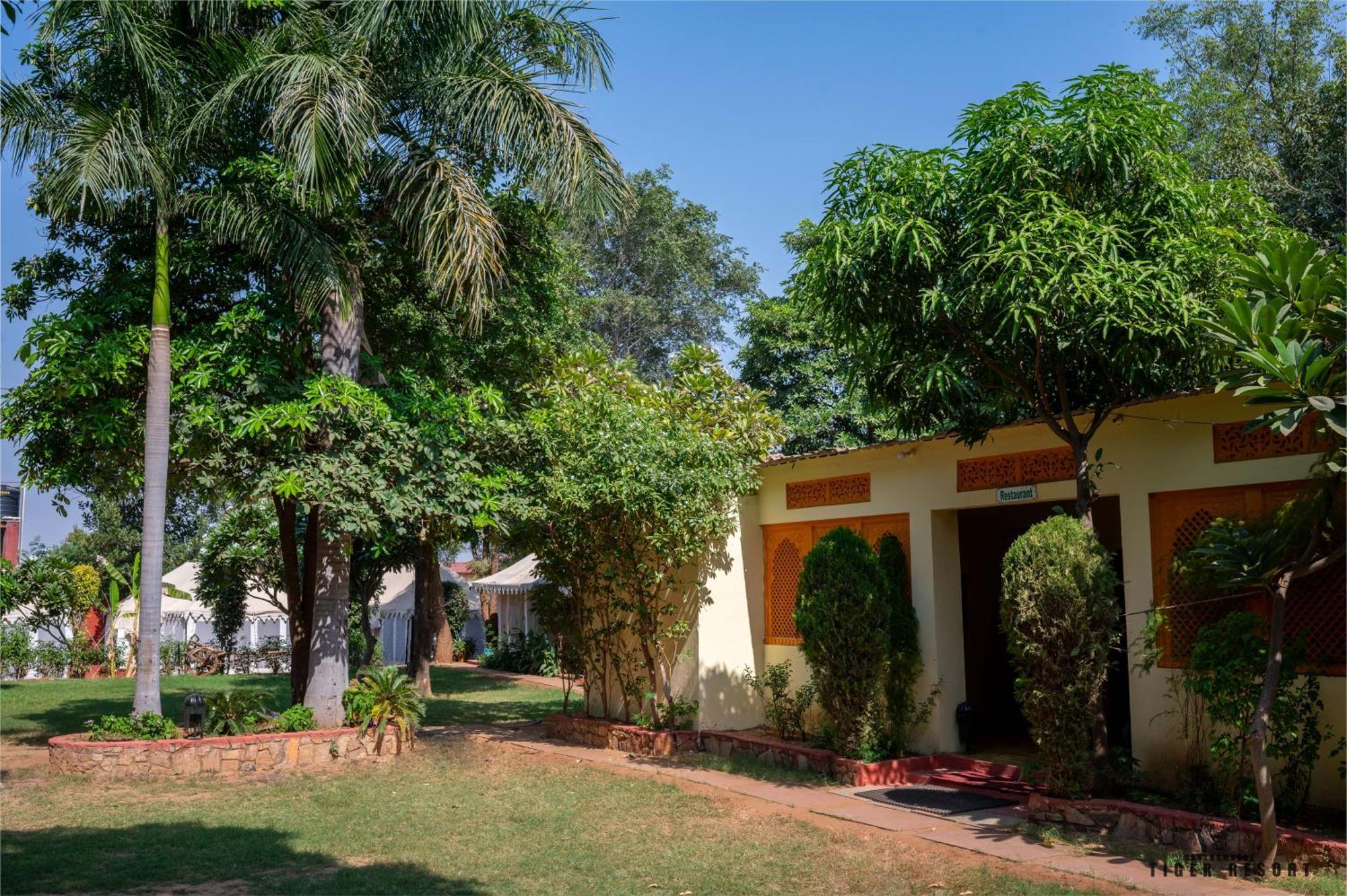 Ranthambore Tiger Resort Sawai Madhopur Bagian luar foto